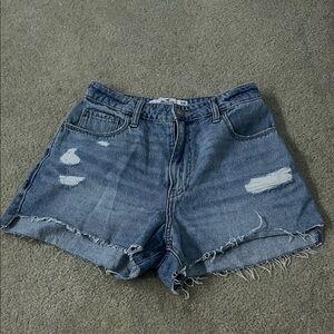 Hollister Curvy Ultra High-Rise Vintage Relaxed Mom Shorts 3 inch
